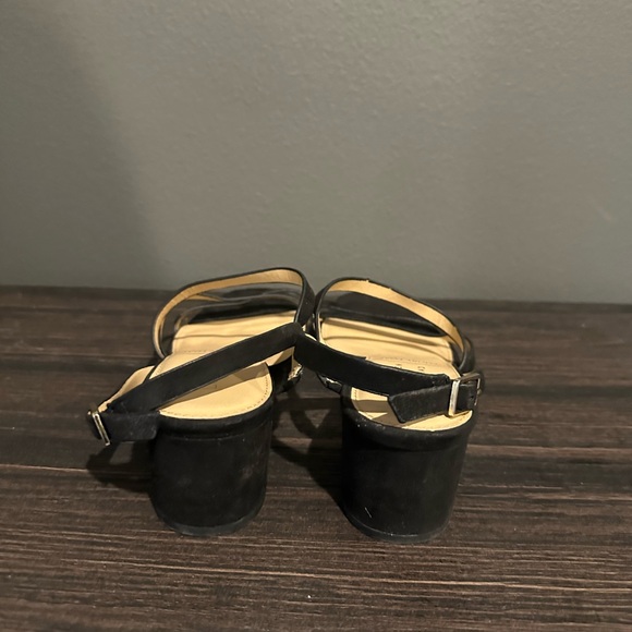 Black low heel sandal - Picture 2 of 8